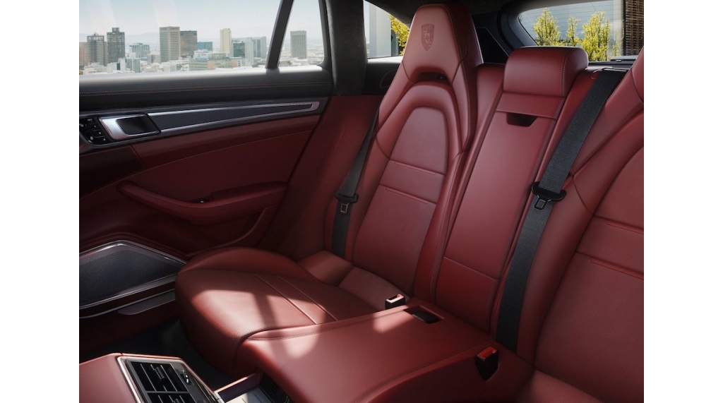 Porsche-Panamera_Sport_Turismo-2018-1280-1c.jpg