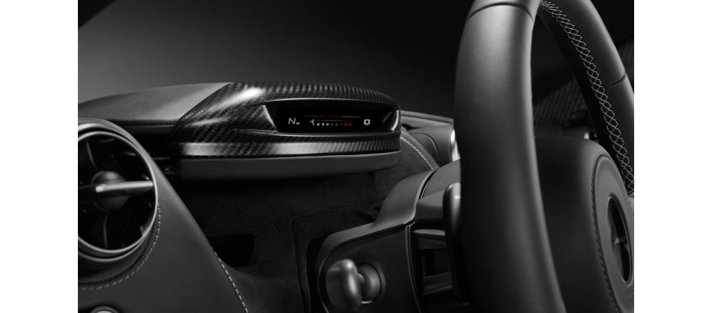 mclaren-720s-instrument-panel_1.jpg